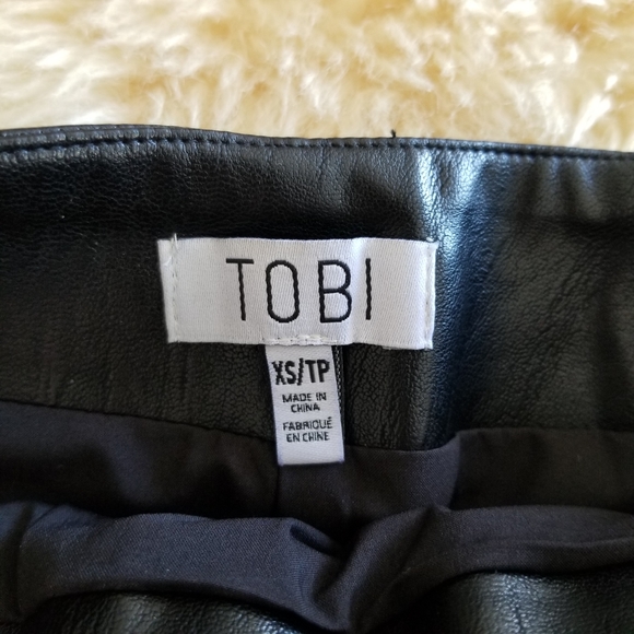 Set It Off TOBI Faux Leather Skirt in Black - Picture 6 of 16